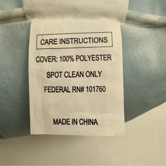 NWT. Decorative Throw Pillow 14”x 24”. embroidered 3 dog pillow - Picture 9 of 10